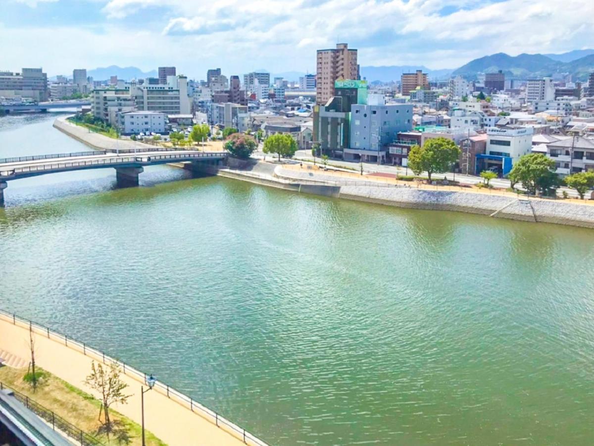 Hotel Livemax Hiroshima Funairimachi Riverside Bagian luar foto